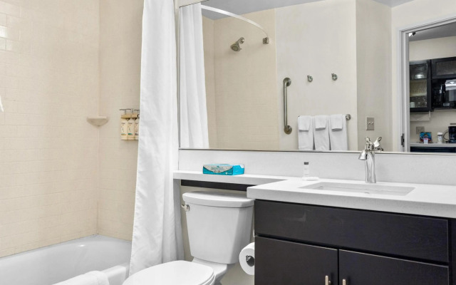 Candlewood Suites Erie by IHG