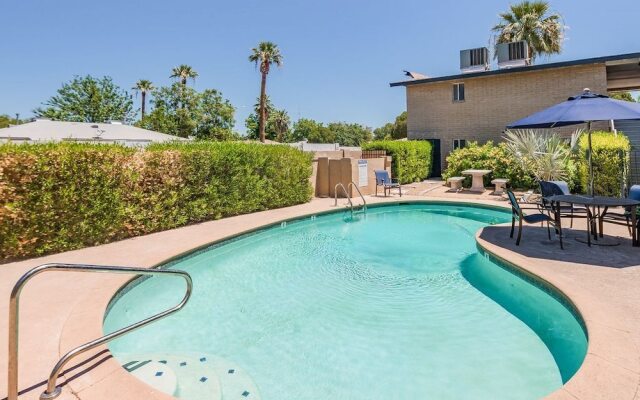 Relaxing 2BR Pool by WanderJaunt
