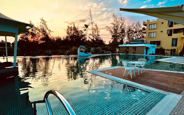 The Candlewood Park Beach Resort