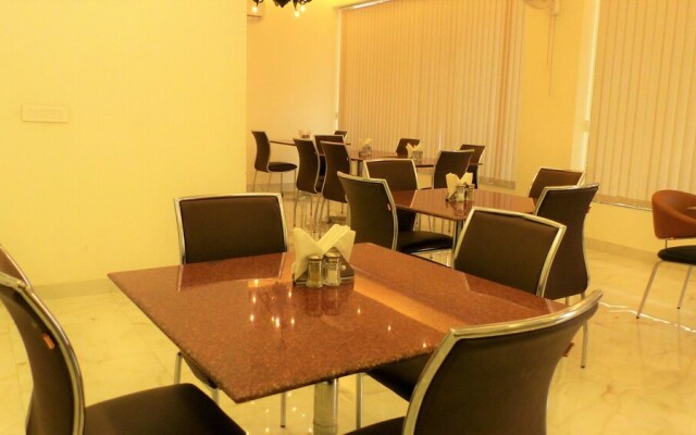 Hotel Sai Village Cyber Park