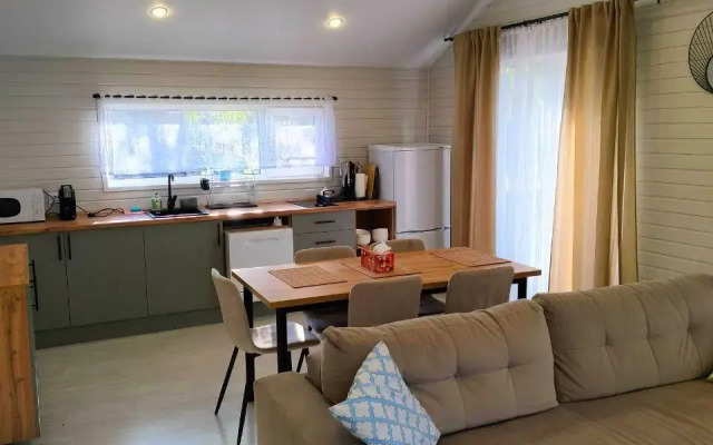Sreda Green Lounge (Barnhouse 364)
