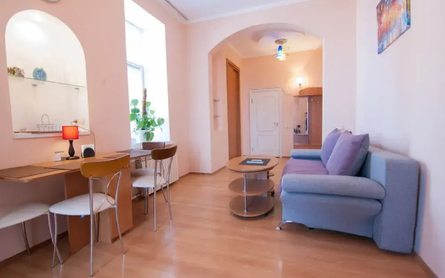 Home-Hotel Bolshaya Zhitomirskaya 4-V