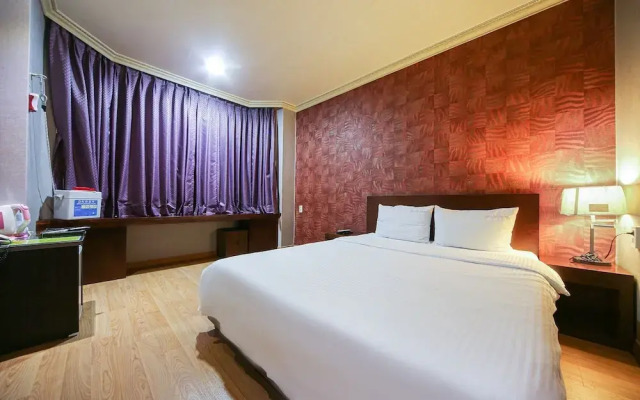 Miryang Tourist Hotel