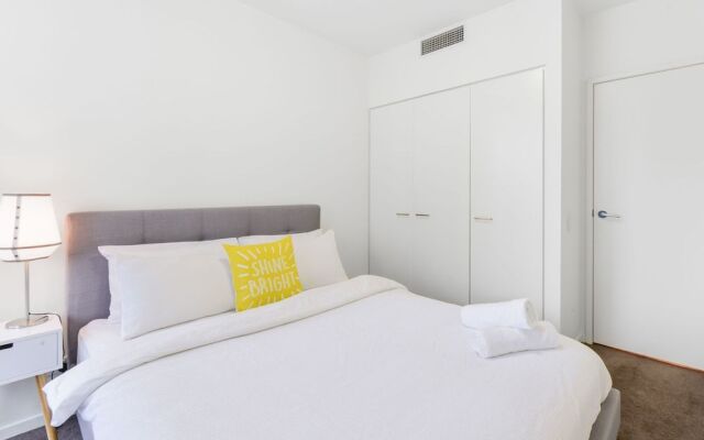 Exquisite Apartments Docklands