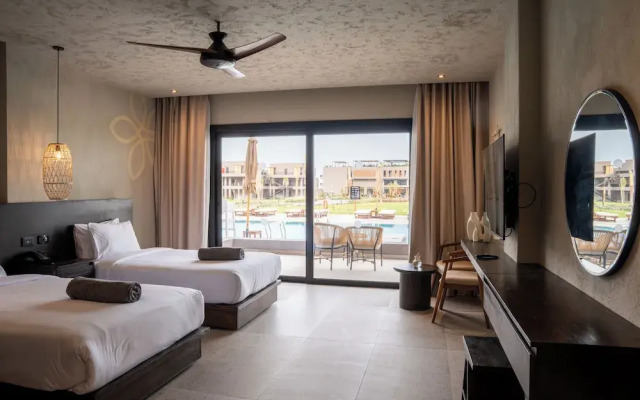 Sentido Naga Bay