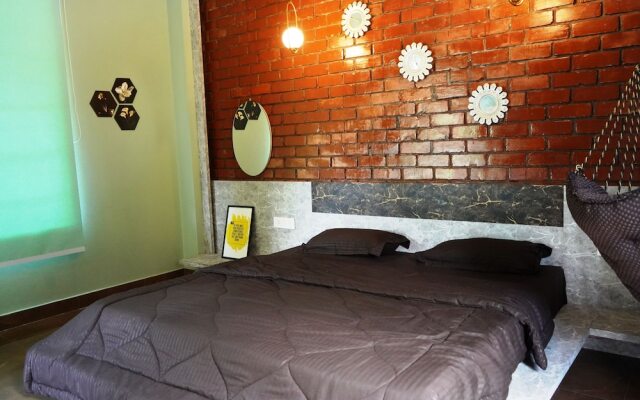 Kainaat A Riverside Homestay