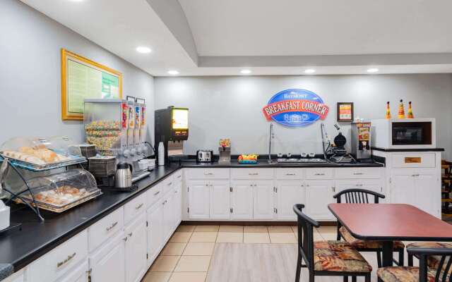 Baymont by Wyndham Hinesville Fort Stewart Area