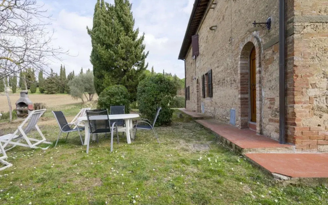 Pleasant Apartment in Montespertoli with Pool