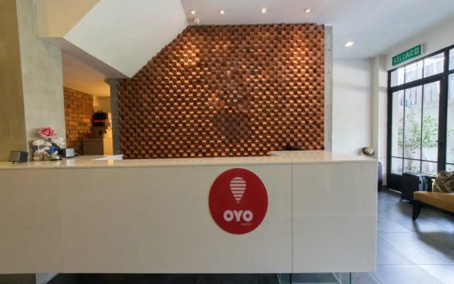 OYO 136 Ceria Hotel