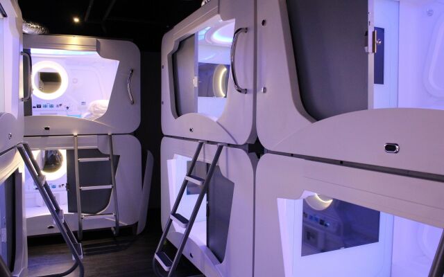 Heybear Capsule Hotel