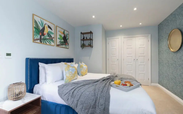Elliot Oliver- Charming 1 Bed Apartment