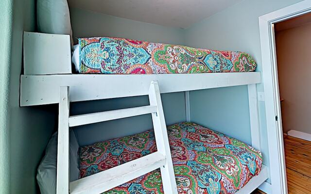 Reel Beachy @ The Commons