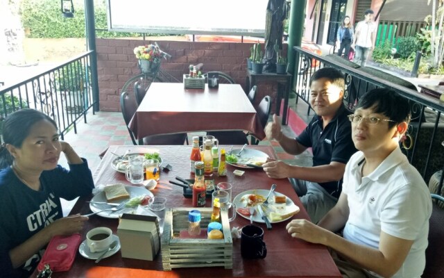 Sawasdee River Kwai Lodge