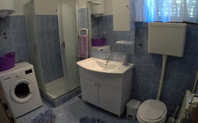 Antique Apartment With Balcony