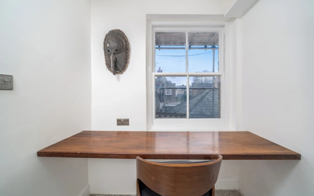 Chic flat near Kensington Palace
