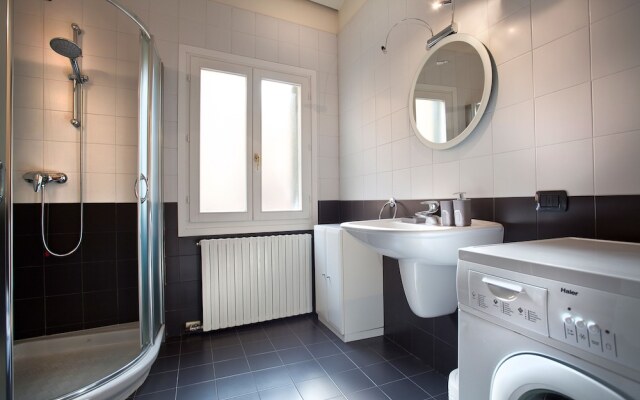 Verona For Rent Red Theater