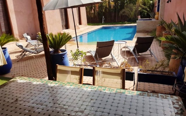 Villa with 4 Bedrooms in Marrakech, with Wonderful Mountain View, Private Pool, Enclosed Garden