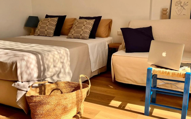 Adi Boutique House