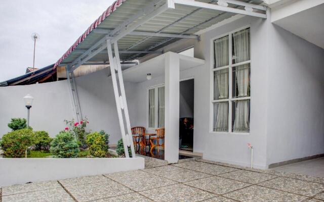 OYO 3690 Wisma Yani Syariah