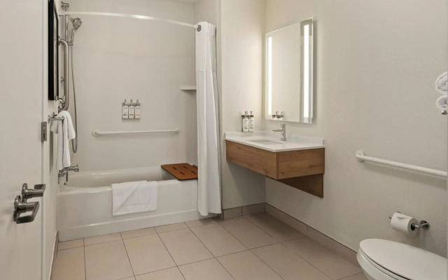 Staybridge Suites MPLS-Maple Grove/Arbor Lakes by IHG