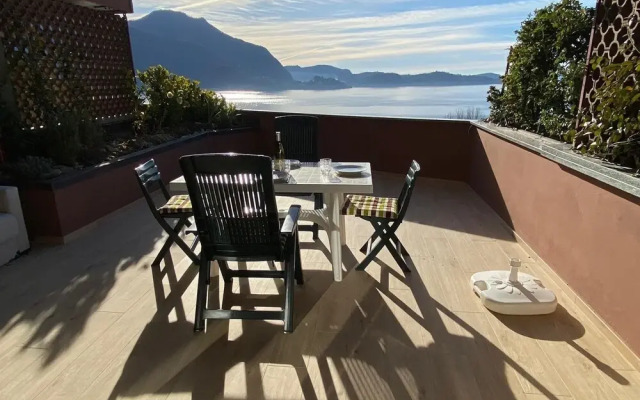 Barbara Apartment With Lake View in Ghiffa