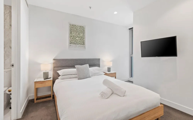 Chic 2-bed With Free Parking in South Yarra – Guest Rooms – Melbourne