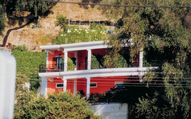 Nikas Villa Orange Apartments