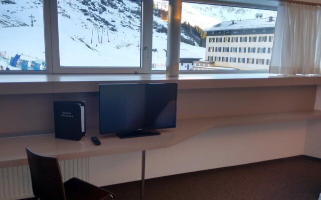Hotel Ski Austria St.Christoph a.A.