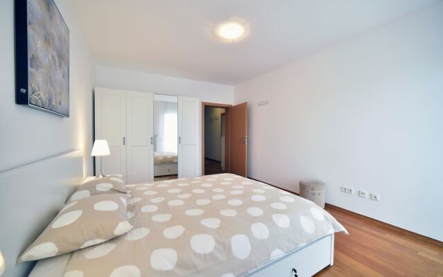 LXXVII Apartment