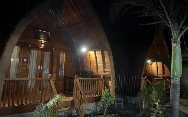 Made Taro Menjangan Homestay