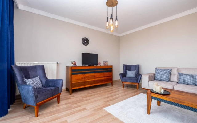 Superb Flat Close to SAW With Shared Pool in Tuzla