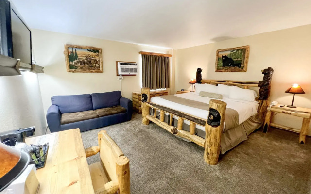 Beartooth Hideaway Inn and Cabins