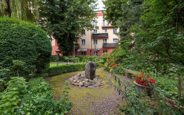 Spacious Grunwaldzka 77 by Renters