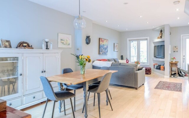 Beautiful, Modern & Spacious 2 Bedroom House