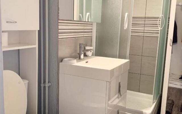 SEIGNOSSE PLAGES: Beau Studio équipé avec terrasse face aux dunes