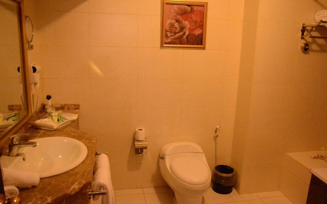 Sandy Le Oriental Hotel