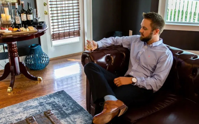 AVA House Bed & Breakfast