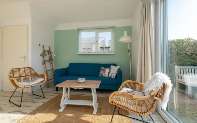 Holiday Home Near Beach With Sunny Terrace