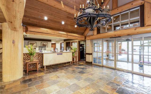 Blackcomb Springs Suites by CLIQUE