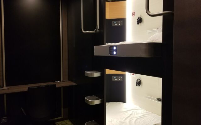 Glansit Akihabara Comfort Capsule Hotel