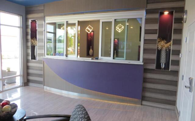 Hotel Blue - Woodlands