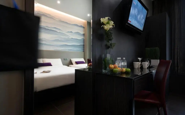 V Hotel Lavender