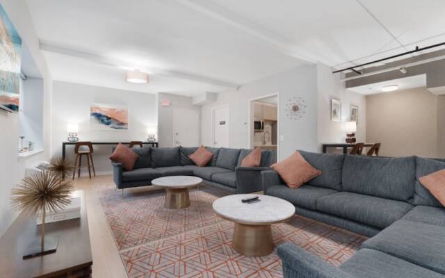 Global Luxury Suites at Monroe