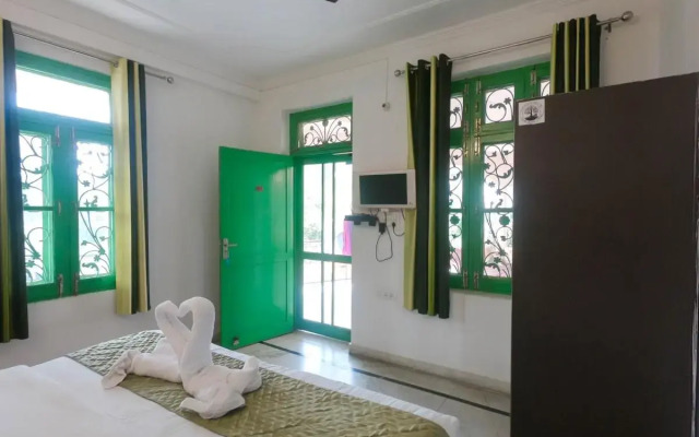 Live Free Hostel