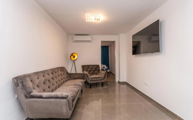 Apartment Jakov with pool