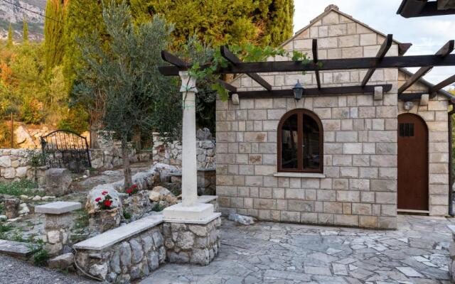 Holiday Home Lazuština Paradise