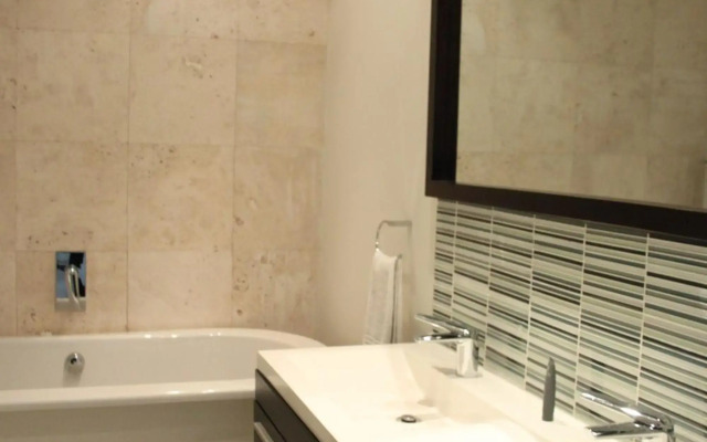 Urban Hip Hotels - The Nicol