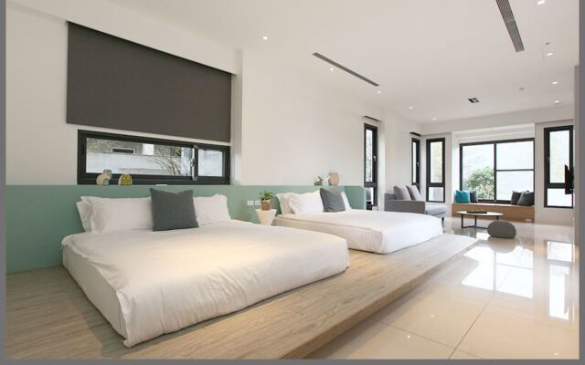 Lovely Pond Hostel