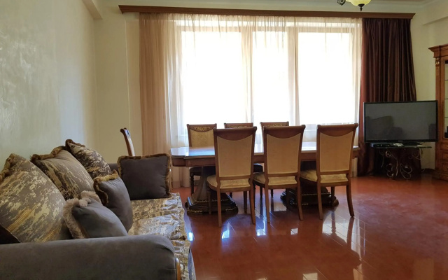 Northern Avenue 2 bedroom Deluxe apartment with Balcony HH644