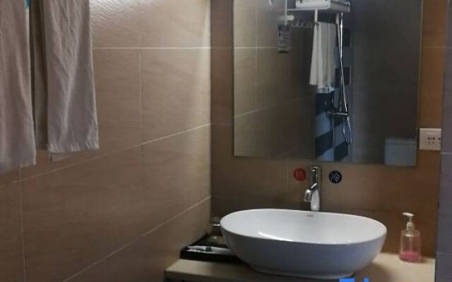 Luliang Yiyuan Business Hotel